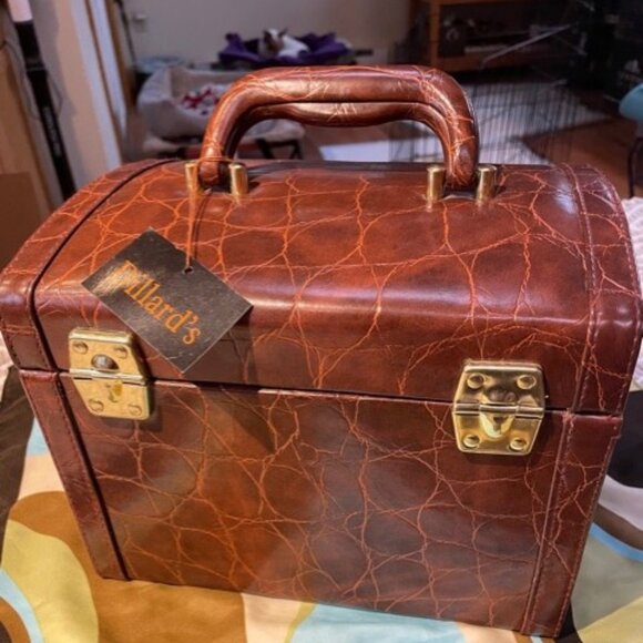 Nice! Bentony 1990's Alligator Embossed Travel Makeup Case with Lock  (NWOT) - Picture 2 of 16